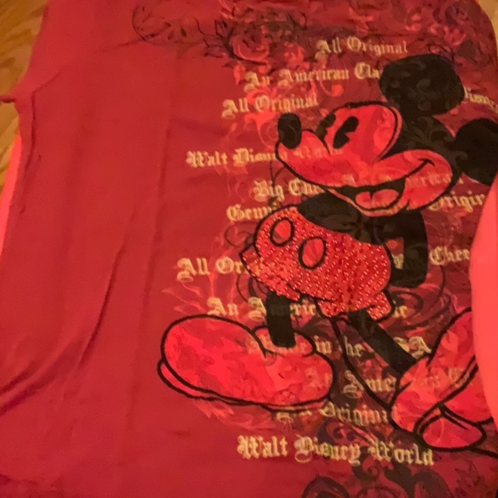 Women’s size medium Walt Disney world Mickey Mouse T-shirt